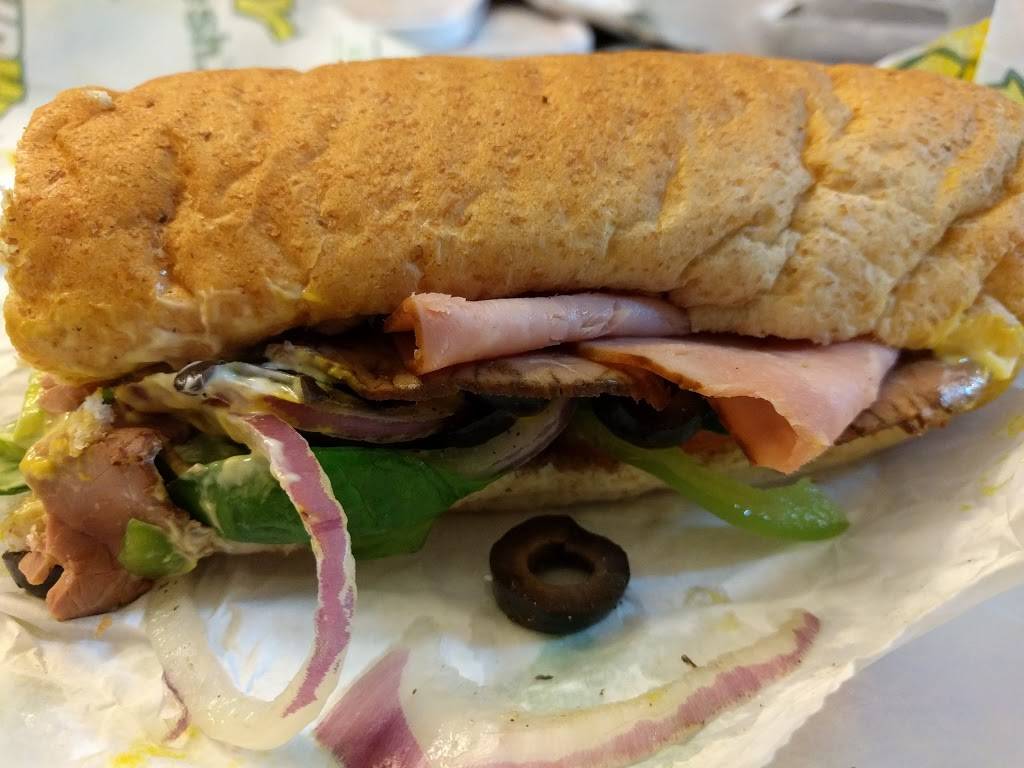 Subway Restaurants | restaurant | Daybreak Shops, 6490 Memphis Arlington Rd Suite 111, Bartlett, TN 38135, USA | 9019225325 OR +1 901-922-5325