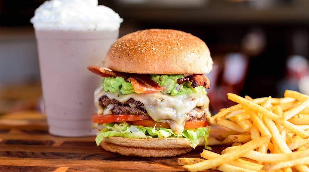 Built Custom Burgers - Daytona | restaurant | 260 Daytona Blvd D-440, Daytona Beach, FL 32114, USA | 3866754995 OR +1 386-675-4995