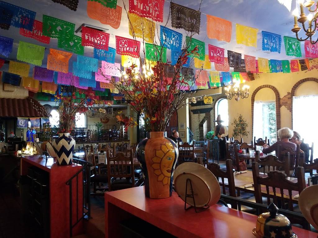 El Barrio Restaurant | restaurant | 1122 N Diamond Lake Rd, Mundelein, IL 60060, USA | 8475660475 OR +1 847-566-0475