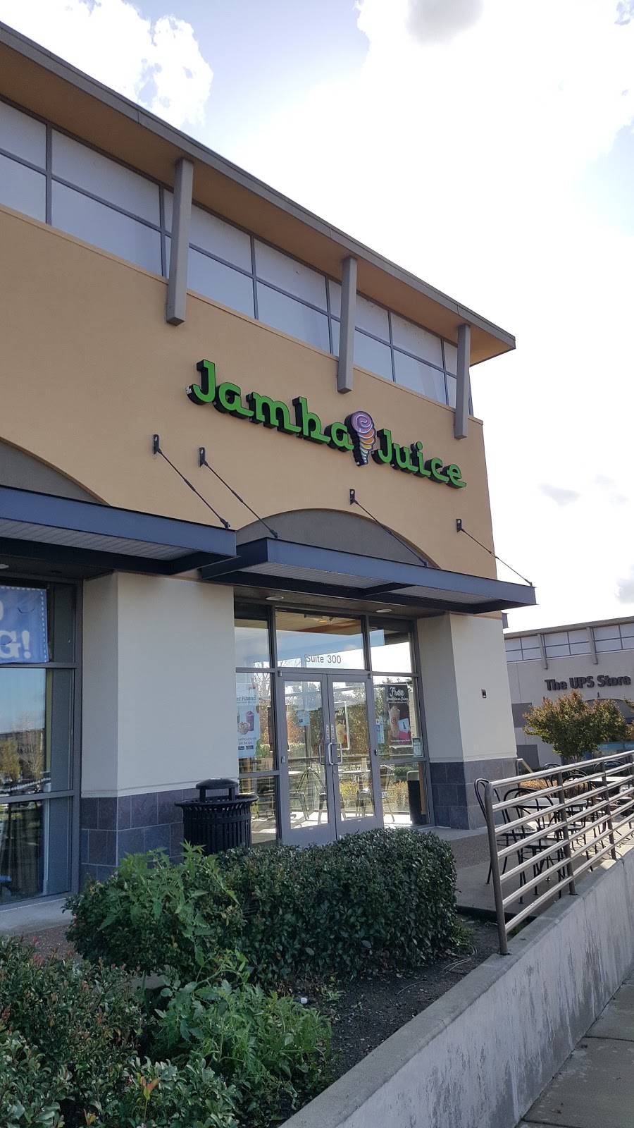 Jamba Juice Broadstone Plaza | restaurant | 2793 E Bidwell St #300, Folsom, CA 95630, USA | 9168172348 OR +1 916-817-2348