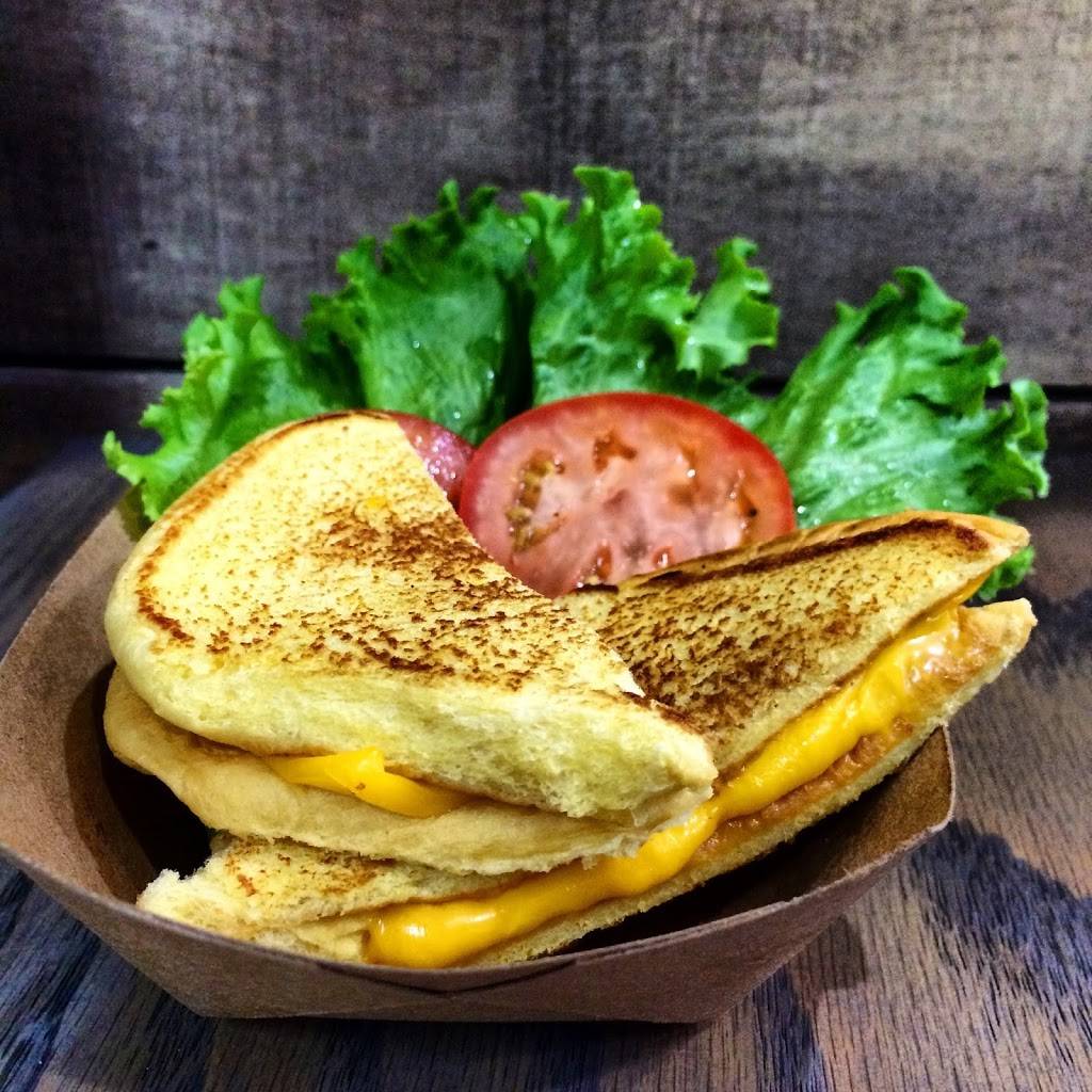 Burger Heights | restaurant | 177 Wadsworth Ave, New York, NY 10033, USA | 2129511984 OR +1 212-951-1984