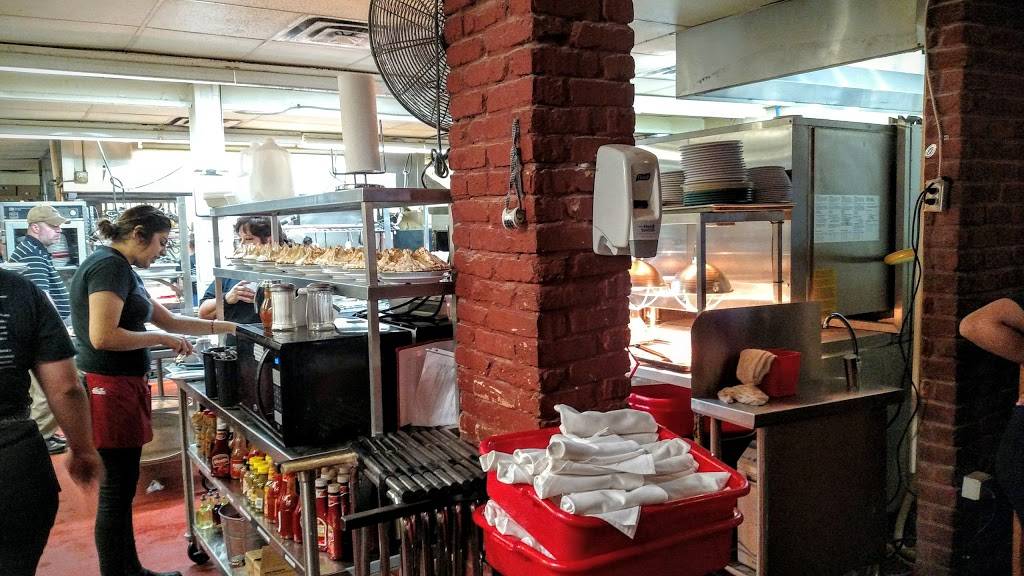 Babes Chicken Dinner House | restaurant | 1006 W Main St, Carrollton, TX 75006, USA | 9722457773 OR +1 972-245-7773