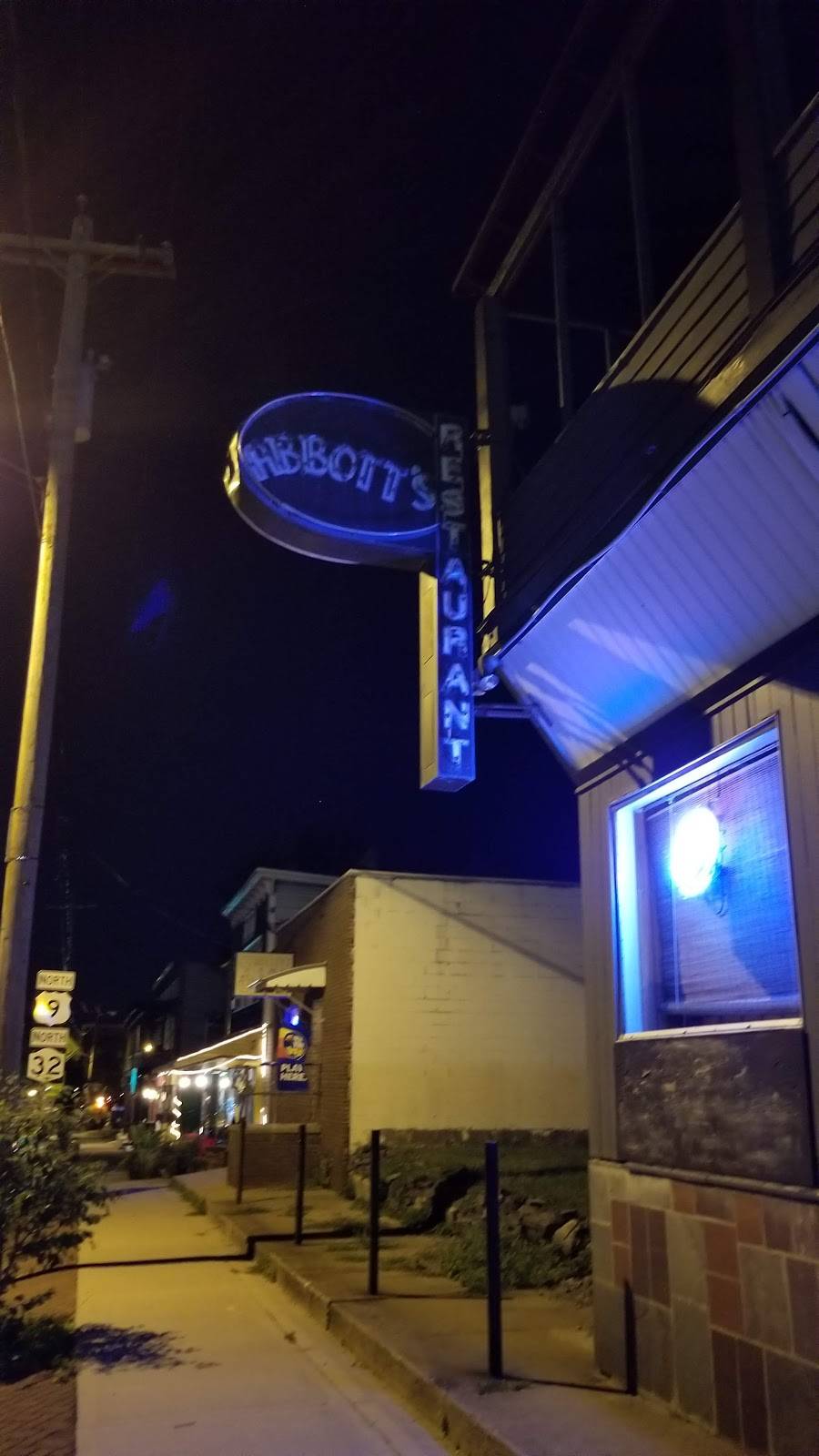 Abbotts Corner Grill | restaurant | 41 Main St, South Glens Falls, NY 12803, USA | 5187929898 OR +1 518-792-9898