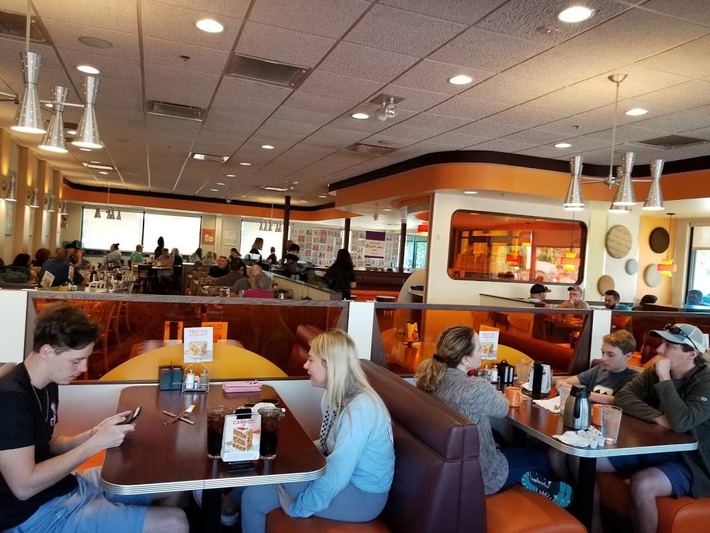 Village Inn | restaurant | 10155 Bay Pines Blvd, St. Petersburg, FL 33708, USA | 7273175700 OR +1 727-317-5700