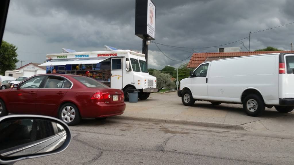 Dos de Oros Taco Truck | restaurant | 3310 S 24th St, Omaha, NE 68108, USA | 4023212490 OR +1 402-321-2490