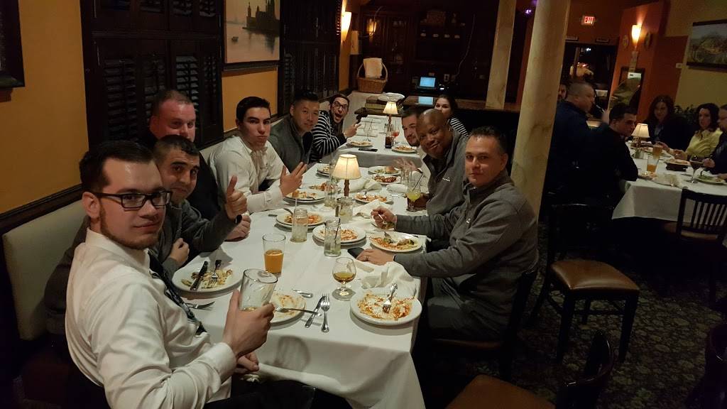 Harrys La Casa Mia Restaurant | restaurant | 1797, 840 Broadway, Raynham, MA 02767, USA | 5088241968 OR +1 508-824-1968