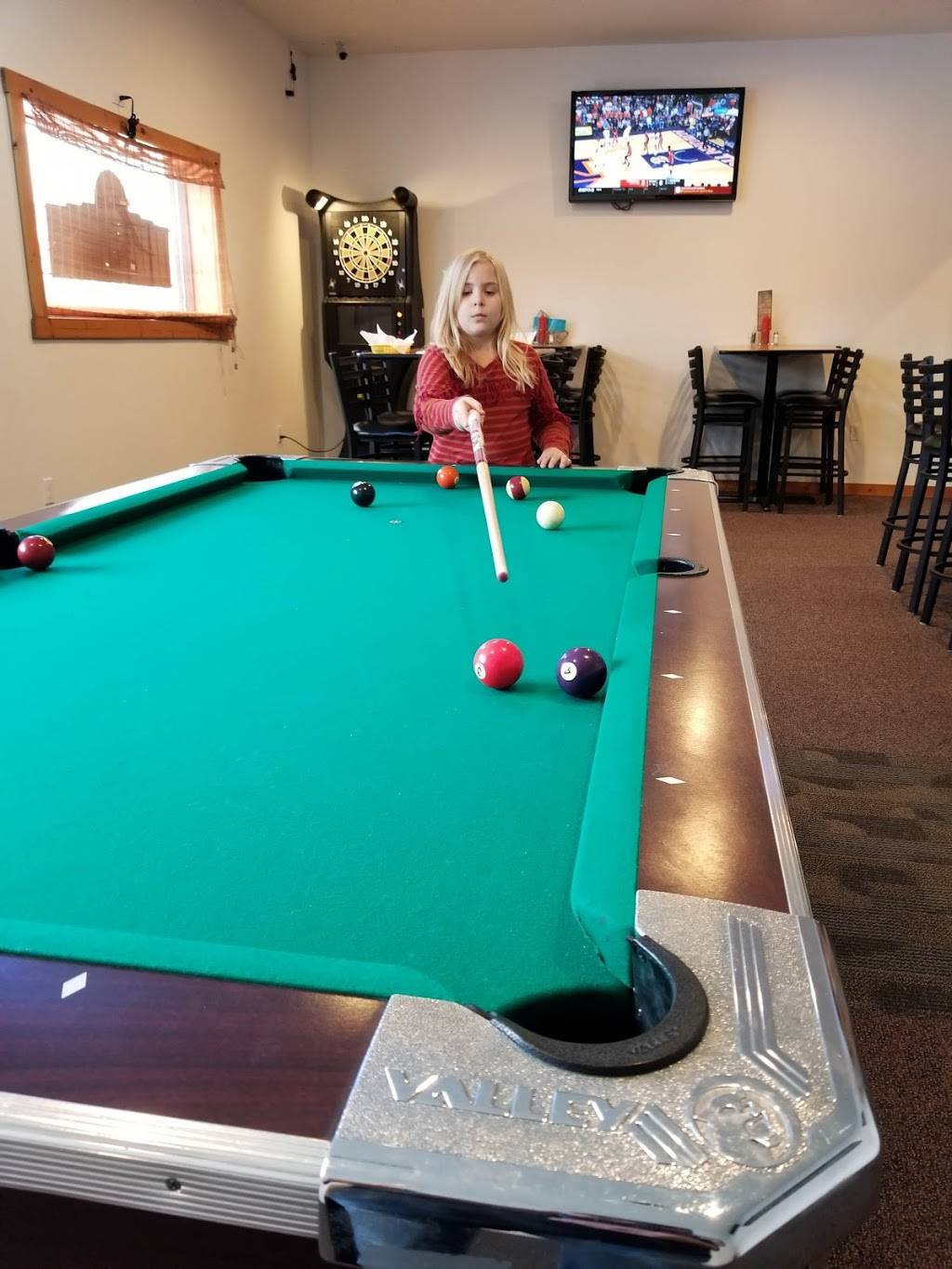 Shore Side Pub & Grub | restaurant | 1029 Main St, Manson, IA 50563, USA | 7124690017 OR +1 712-469-0017