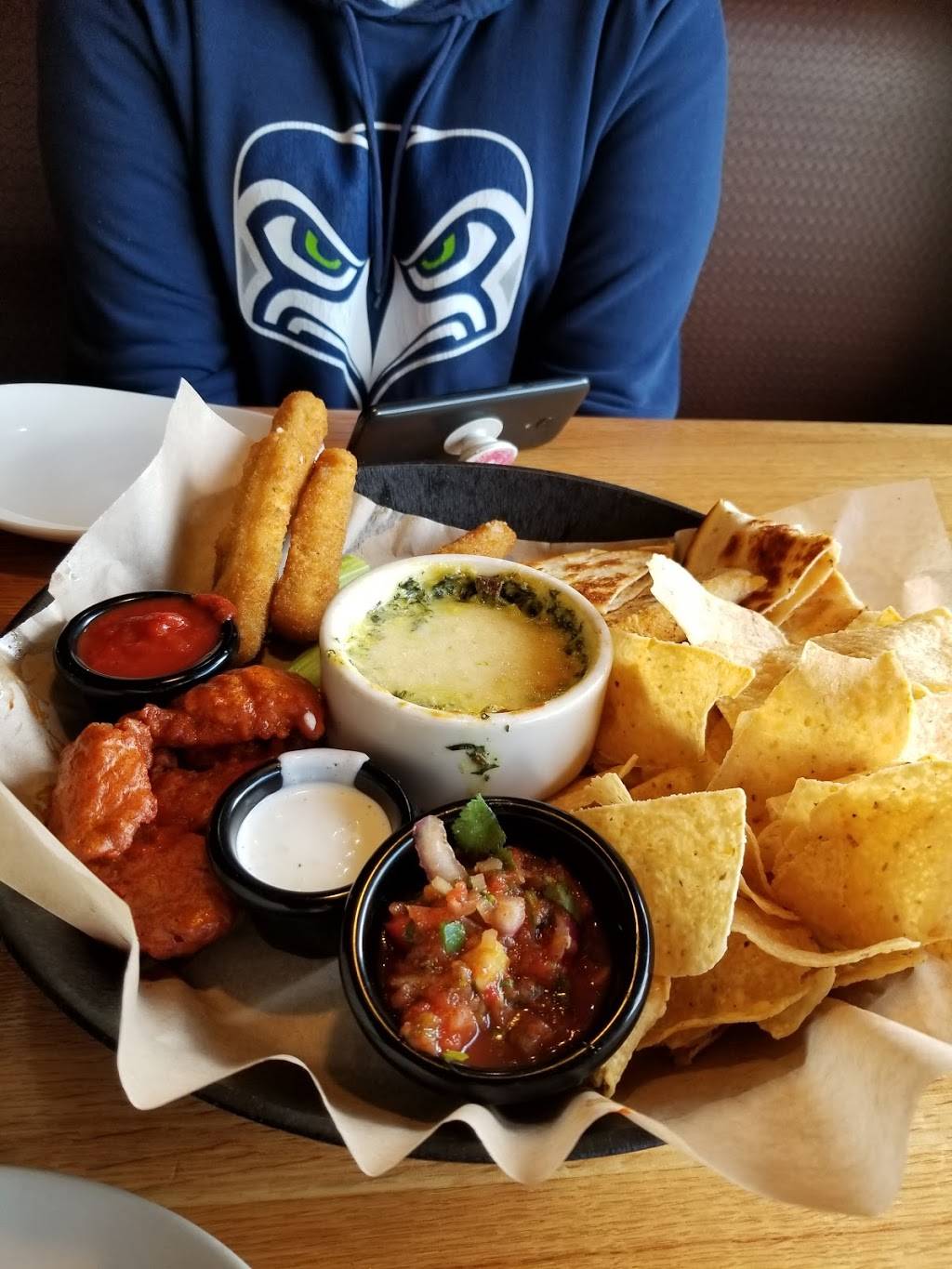 Applebees Grill + Bar | restaurant | 31810 WA-20, Oak Harbor, WA 98277, USA | 3606796100 OR +1 360-679-6100