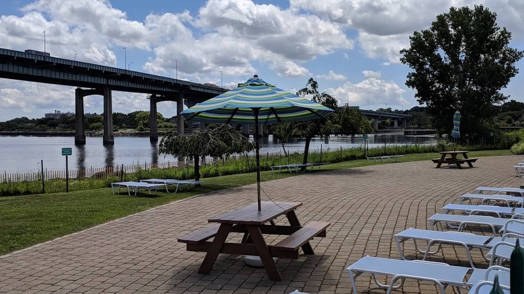 Buona Forchetta | meal takeaway | 168-68 9th Ave, Whitestone, NY 11357, USA | 7187672000 OR +1 718-767-2000