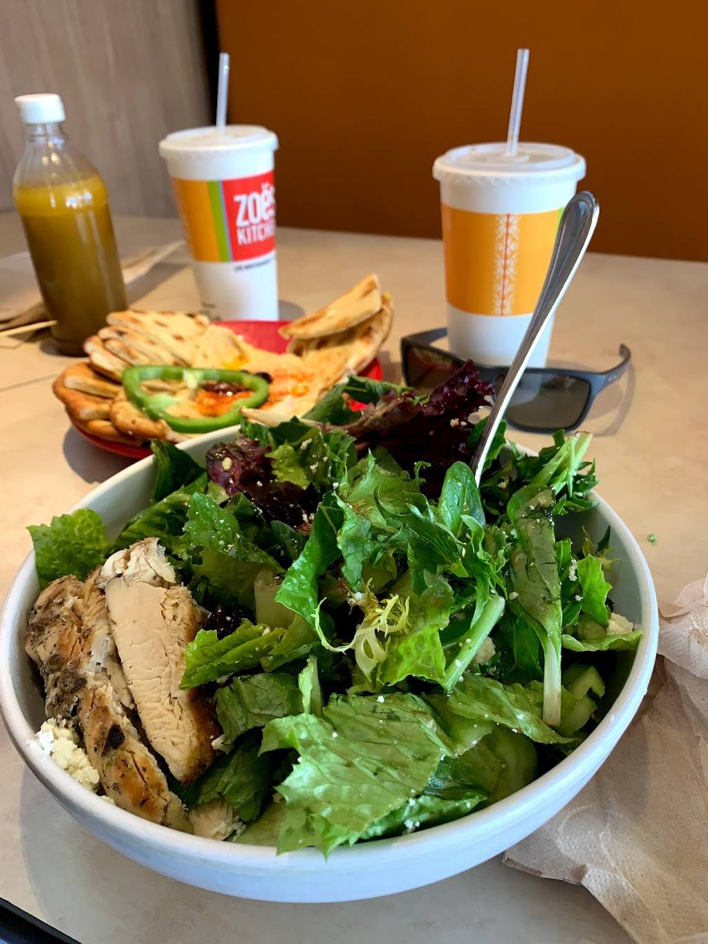 Zoës Kitchen | restaurant | 999 E E Basse Rd Ste 125, San Antonio, TX 78209, USA | 2108261134 OR +1 210-826-1134