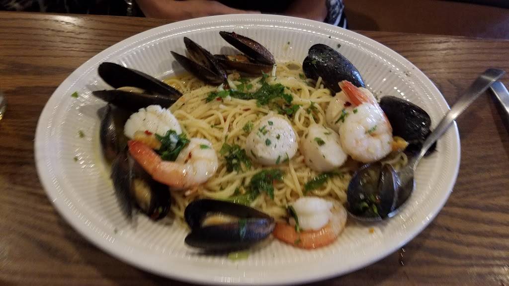 Novatos Bar and Grill | restaurant | 218 Dedham St, Norfolk, MA 02056, USA | 5083845122 OR +1 508-384-5122