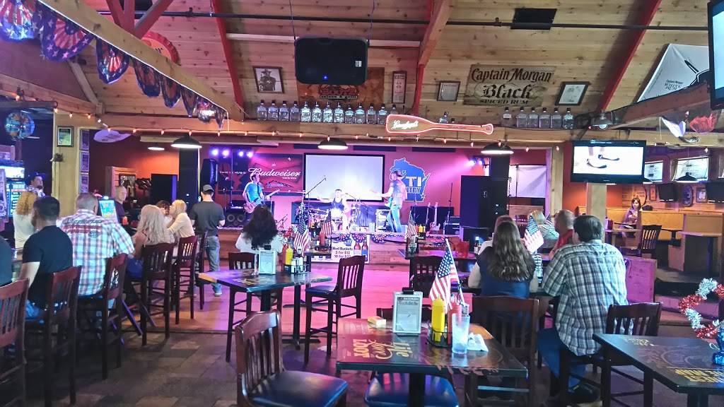 Bootz Saloon and Grill | restaurant | 8950 S 27th St, Oak Creek, WI 53154, USA | 4148569193 OR +1 414-856-9193