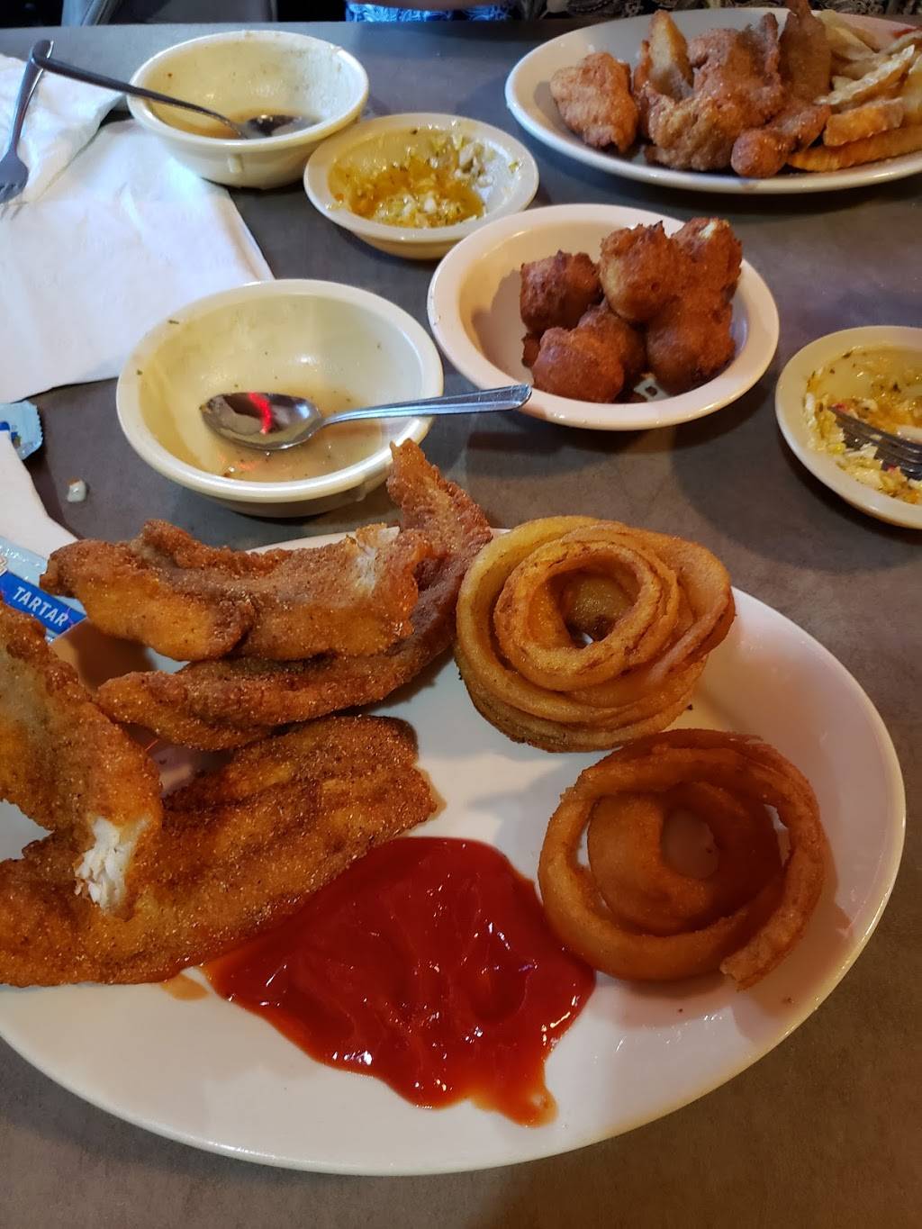 Carmacks Fish Barn | restaurant | 2165 TN-140, Cottage Grove, TN 38224, USA | 7317823518 OR +1 731-782-3518