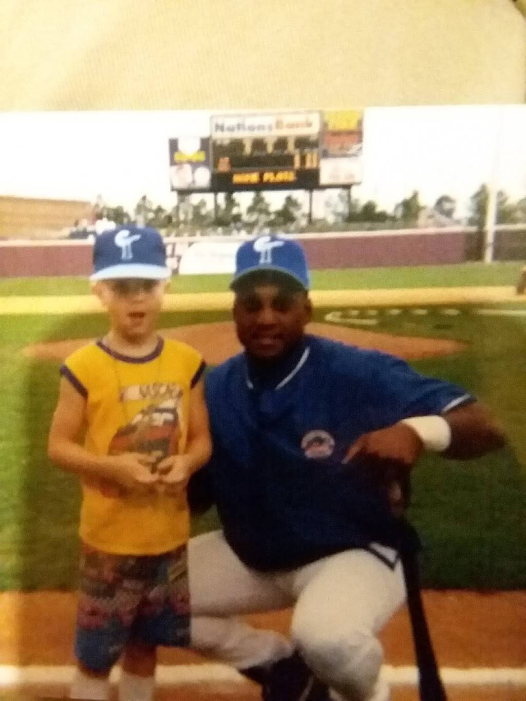 Hits At the Park | restaurant | 150 Park Ave, Norfolk, VA 23510, USA | 7576249000 OR +1 757-624-9000