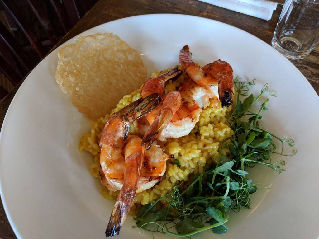 Louies Grille and Liquors | restaurant | 395 Main St, Port Washington, NY 11050, USA | 5168834242 OR +1 516-883-4242