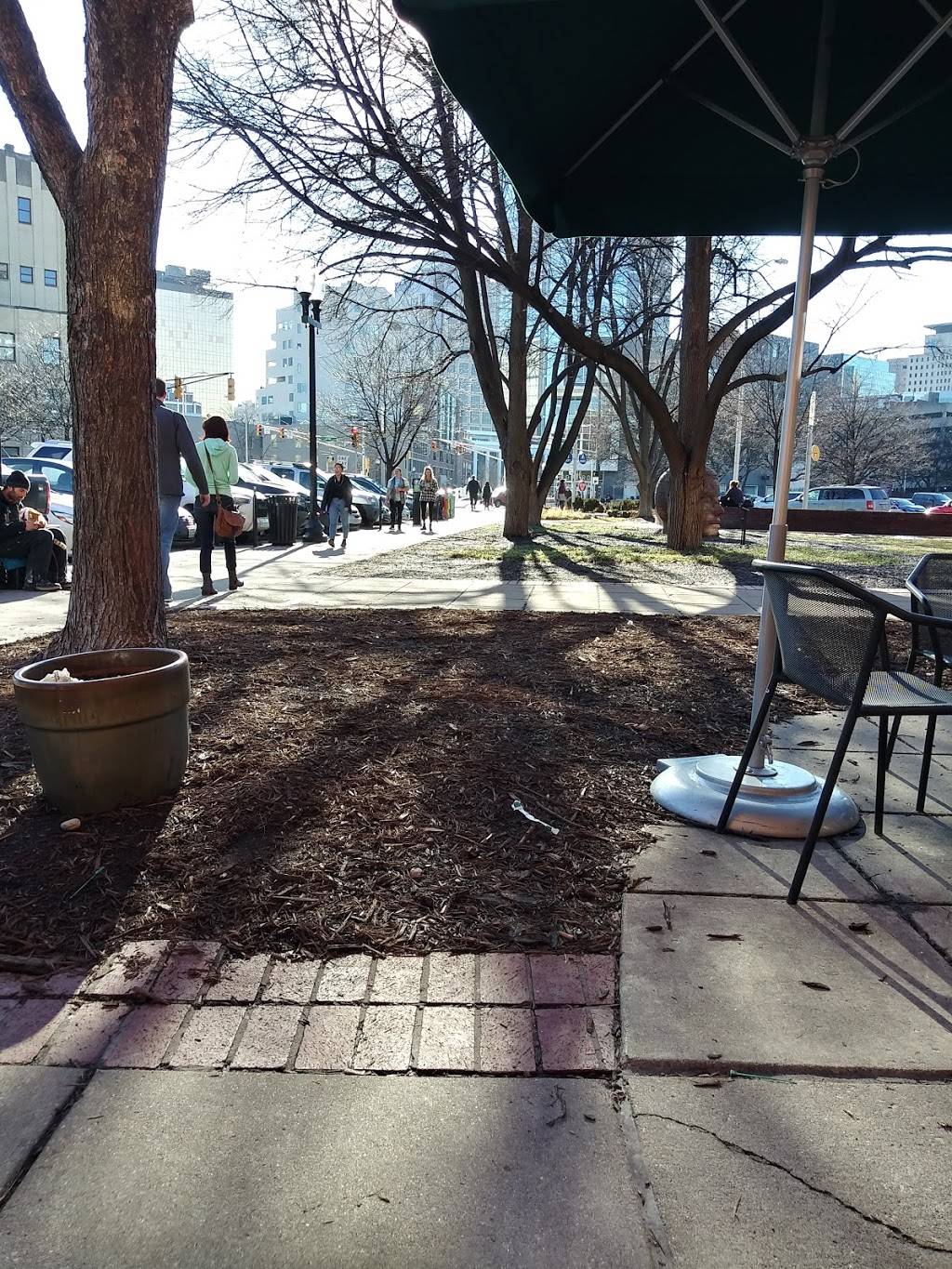 Starbucks | cafe | 430 N Massachusetts Ave, Indianapolis, IN 46204, USA | 3174239328 OR +1 317-423-9328