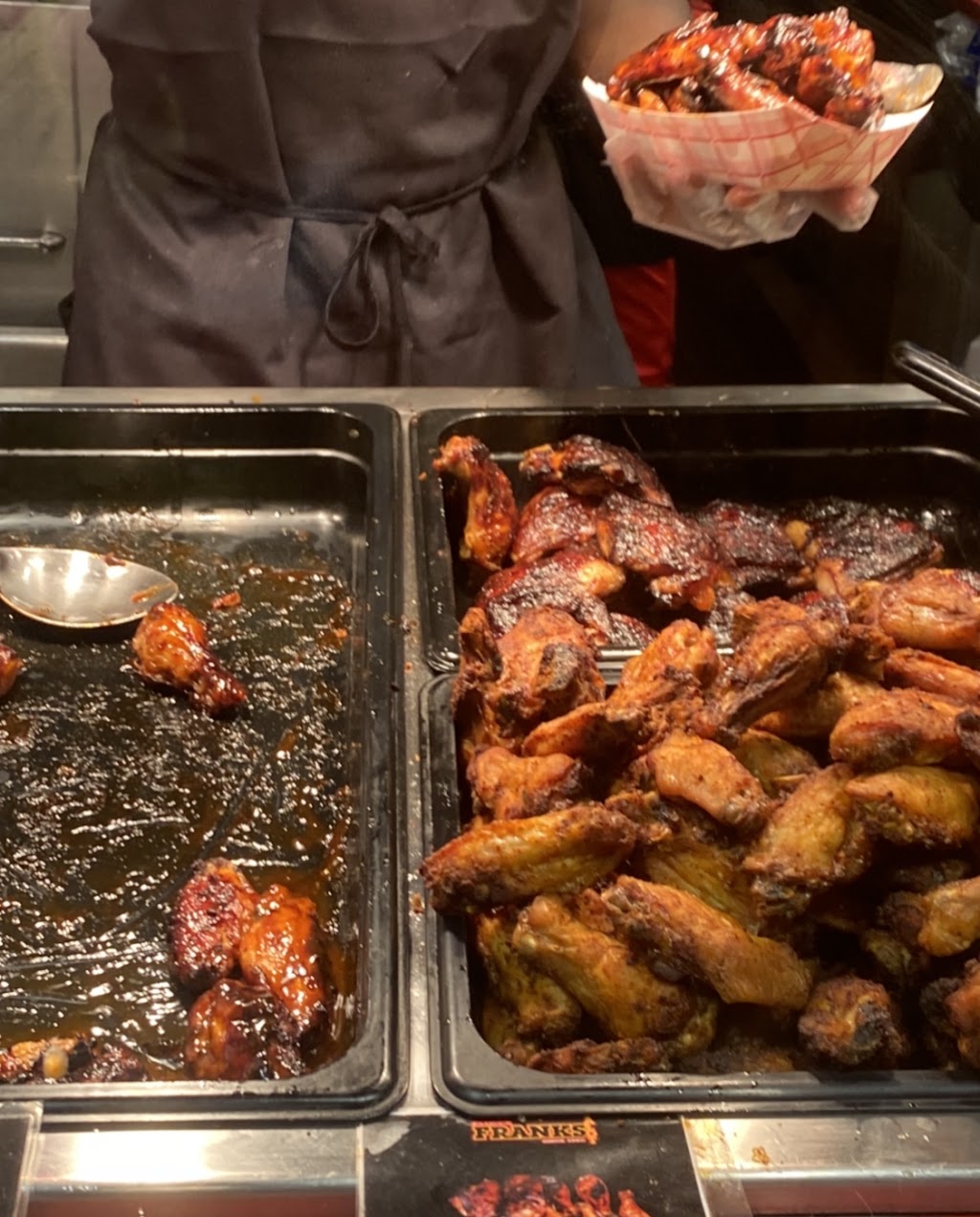 Famous Franks A-lot | restaurant | 51 N 12th St, Philadelphia, PA 19107, USA | 2156259991 OR +1 215-625-9991