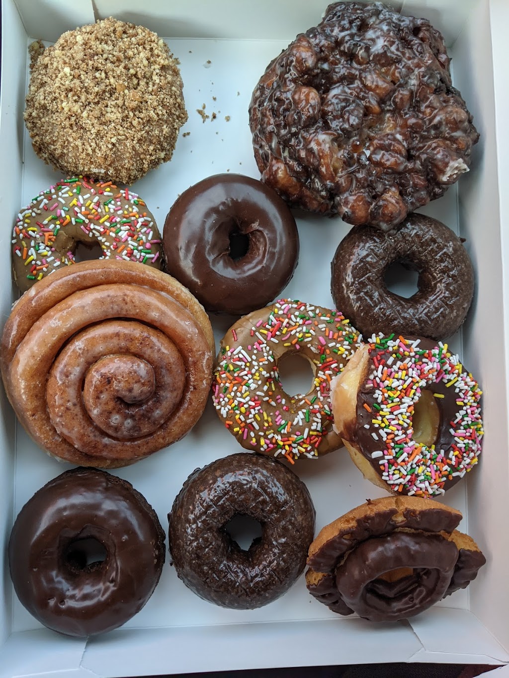 Bryant Town Donuts | cafe | 723 Cosby Hwy, Newport, TN 37821, USA | 4232483098 OR +1 423-248-3098
