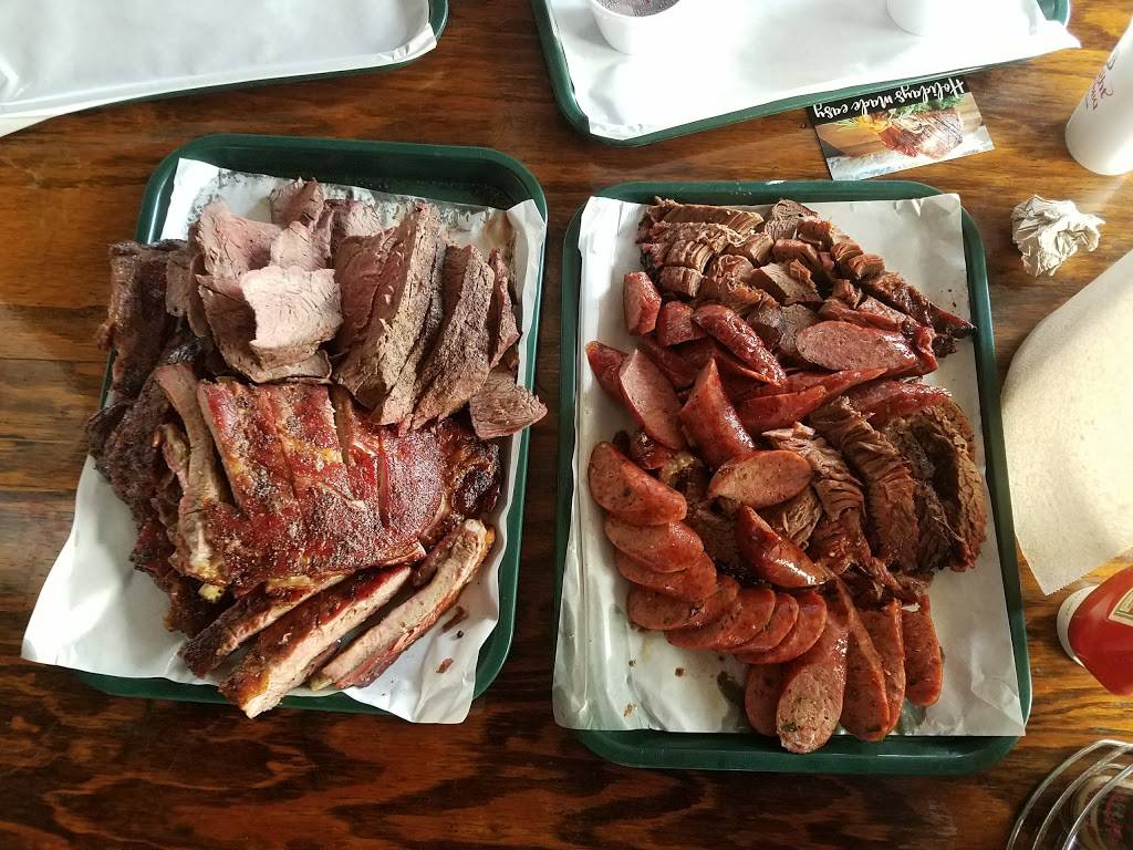 Hard Eight BBQ | restaurant | 205 S Oak St, Roanoke, TX 76262, USA | 8178378888 OR +1 817-837-8888