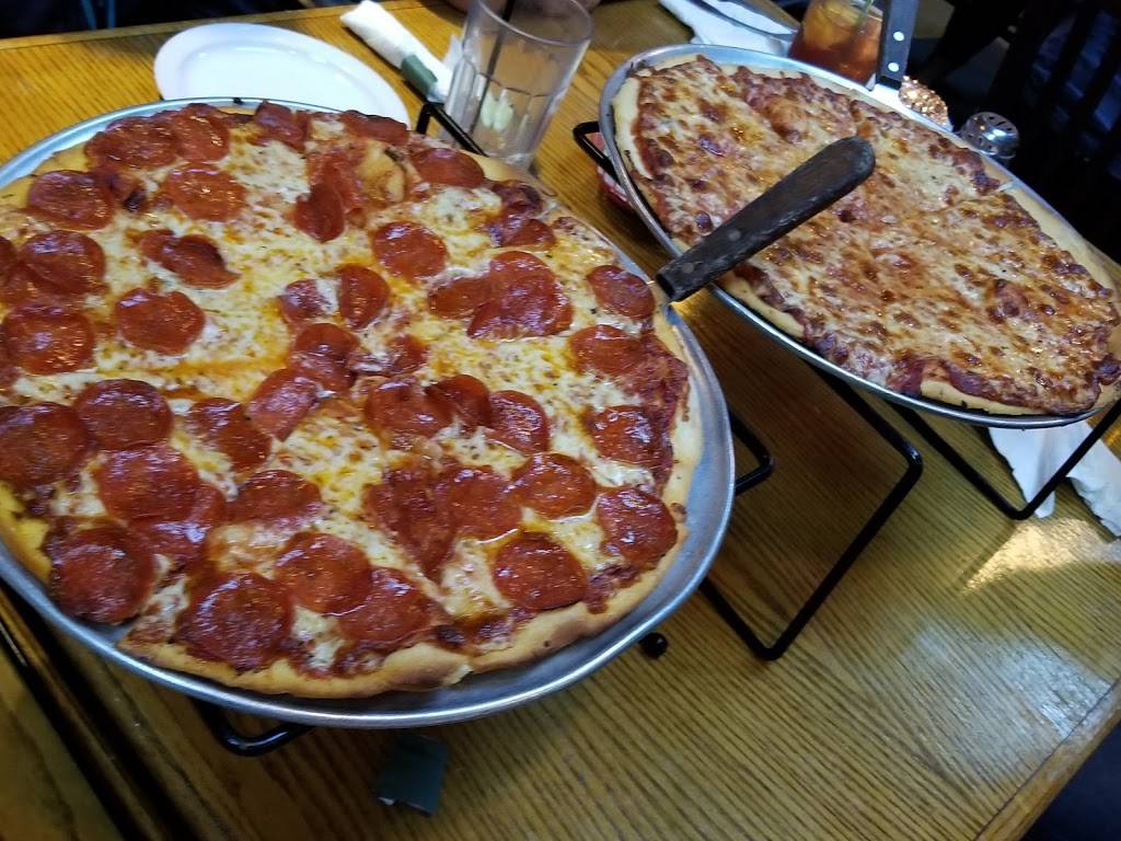 Dominicks Italian Restaurant | meal delivery | 477 N Oxnard Blvd, Oxnard, CA 93030, USA | 8054837933 OR +1 805-483-7933