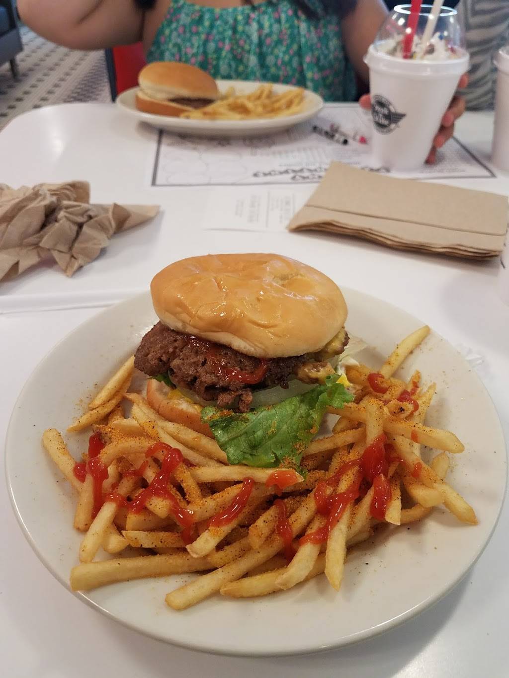 Steak n Shake | restaurant | 4199 Hacks Cross Rd, Memphis, TN 38125, USA | 9017553483 OR +1 901-755-3483