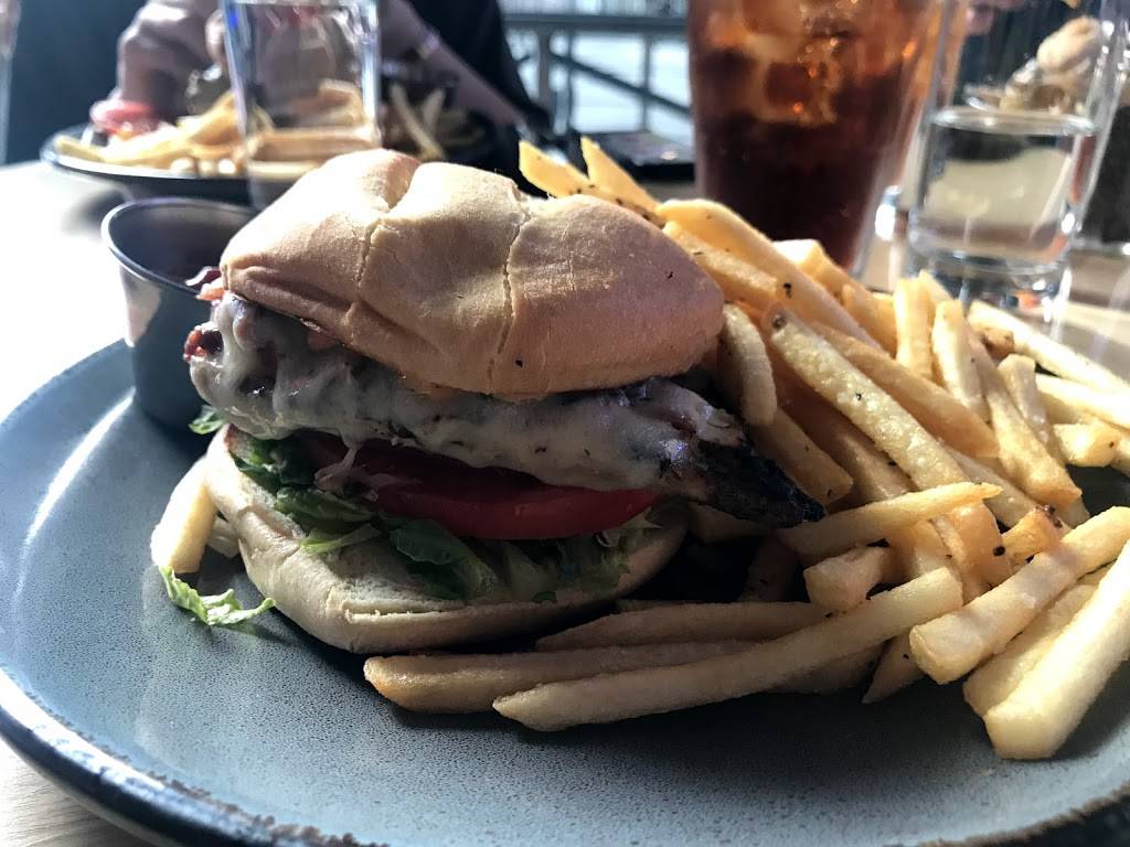 Molly Bs | restaurant | 1414 Andrew Young International Blvd, Mercedes-Benz Stadium, Atlanta, GA 30313, USA | 4703415050 OR +1 470-341-5050