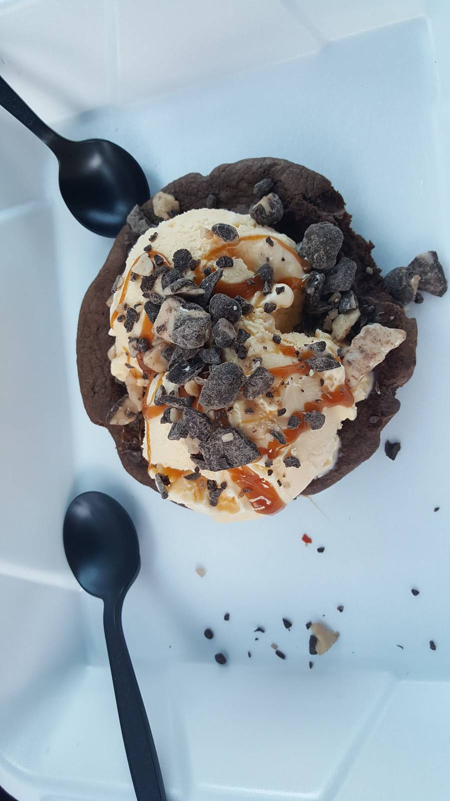 Chilis Grill & Bar | meal takeaway | 140 NJ-17, East Rutherford, NJ 07073, USA | 2014384150 OR +1 201-438-4150