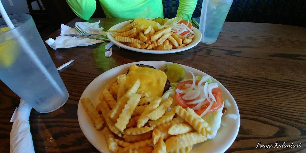 Hoppys Harbor Grill - Fate Sanders Marina | restaurant | 3157 Weakley Ln, Mt. Juliet, TN 37122, USA | 6154596219 OR +1 615-459-6219