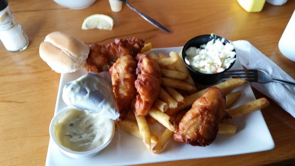 Willies | restaurant | 6 St George St, Port Dover, ON N0A 1N0, Canada | 5195833687 OR +1 519-583-3687