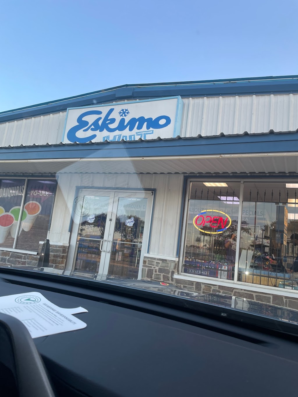 Eskimo Hut - Frozen Daiquiris To-Go | restaurant | 14561 Beechnut St, Houston, TX 77083, USA | 2815619075 OR +1 281-561-9075