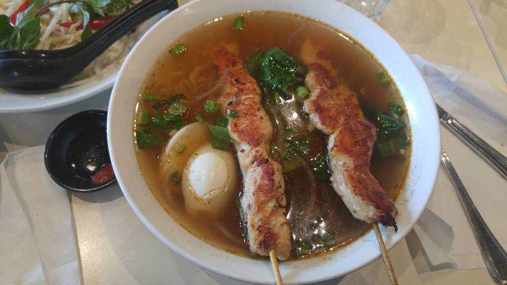 Ben Thanh | restaurant | 2080 Appleby Line, Burlington, ON L7L 6M6, Canada | 9053360188 OR +1 905-336-0188