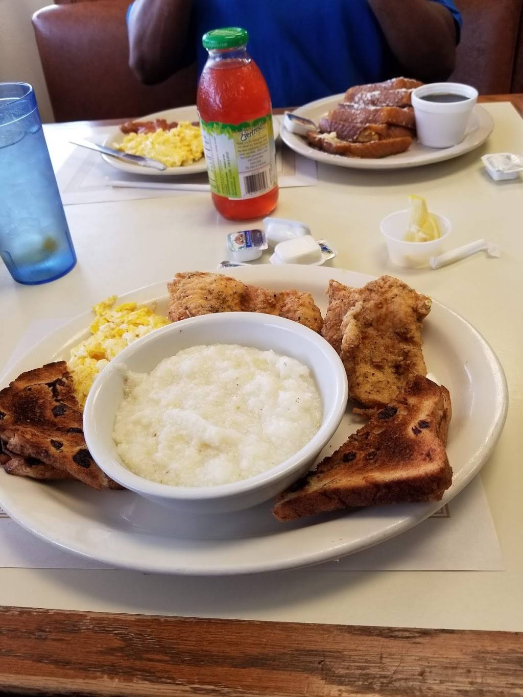 Grandmas II Restaurant | restaurant | 1610 N Main St, Dayton, OH 45405, USA | 9372758617 OR +1 937-275-8617