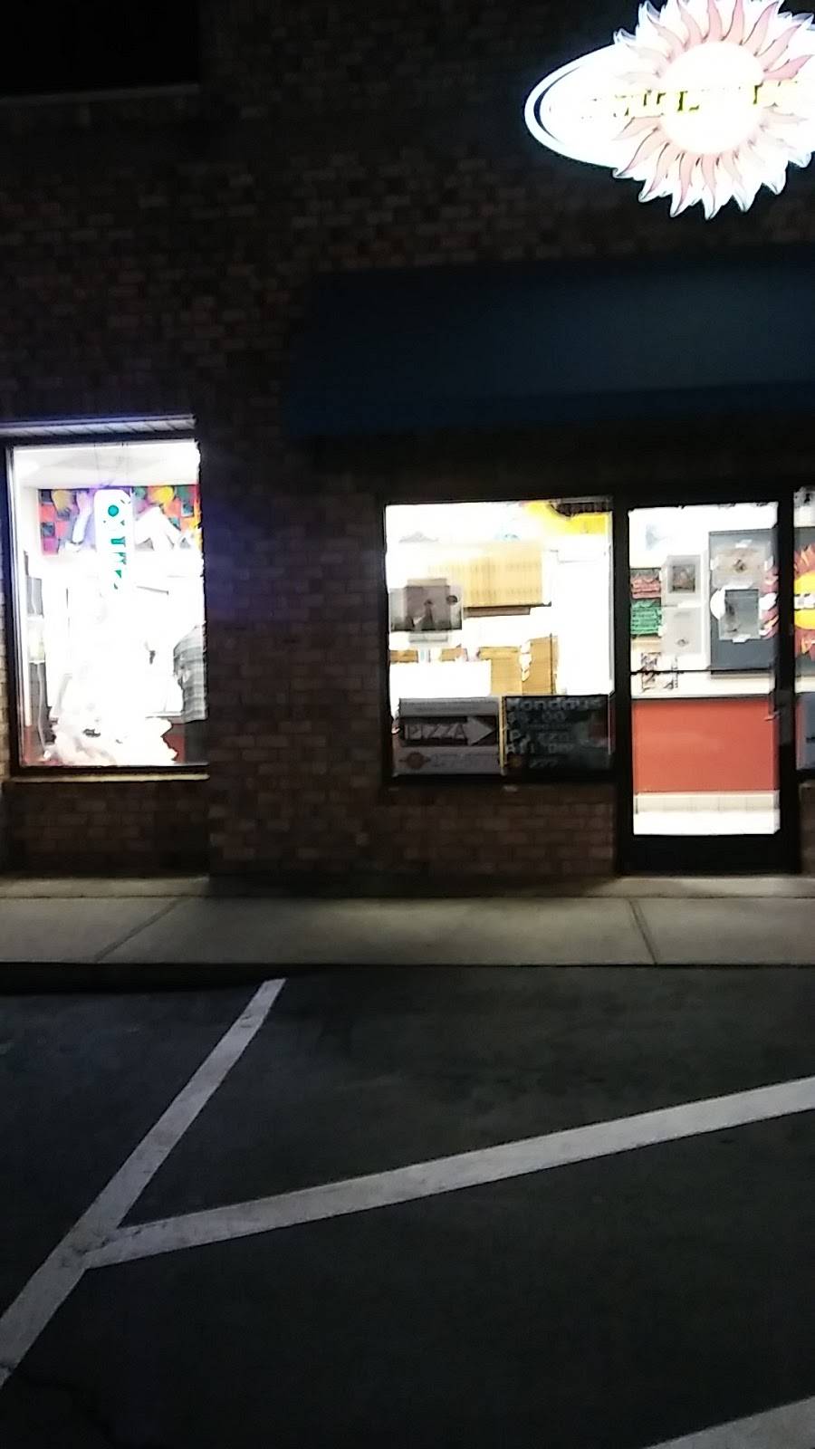 Asheville Pizza Co | restaurant | 1850 Hendersonville Rd, Asheville, NC 28803, USA | 8282775775 OR +1 828-277-5775