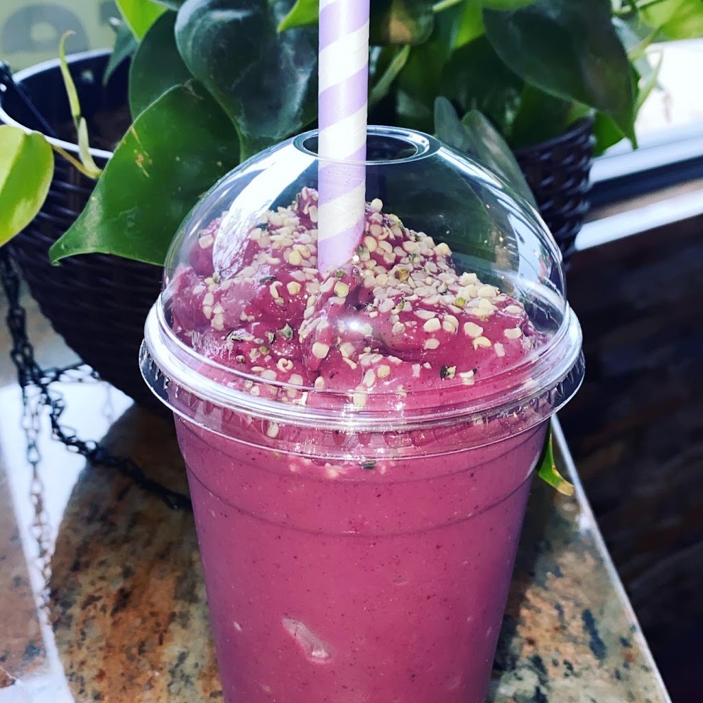 Organic Rootz | restaurant | 215 N Hough St, Barrington, IL 60010, USA | 8473874075 OR +1 847-387-4075