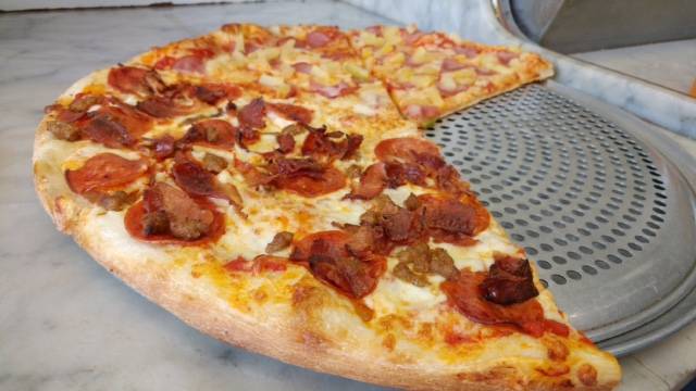 Pizzaville | meal delivery | 35 Lone Pine Dr, Port Severn, ON L0K 1S0, Canada | 4167363636 OR +1 416-736-3636