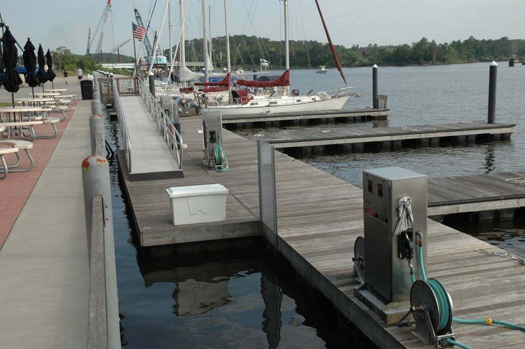 Top Rack Marina | restaurant | 5532 Bainbridge Point, Chesapeake, VA 23320, USA | 7572273041 OR +1 757-227-3041