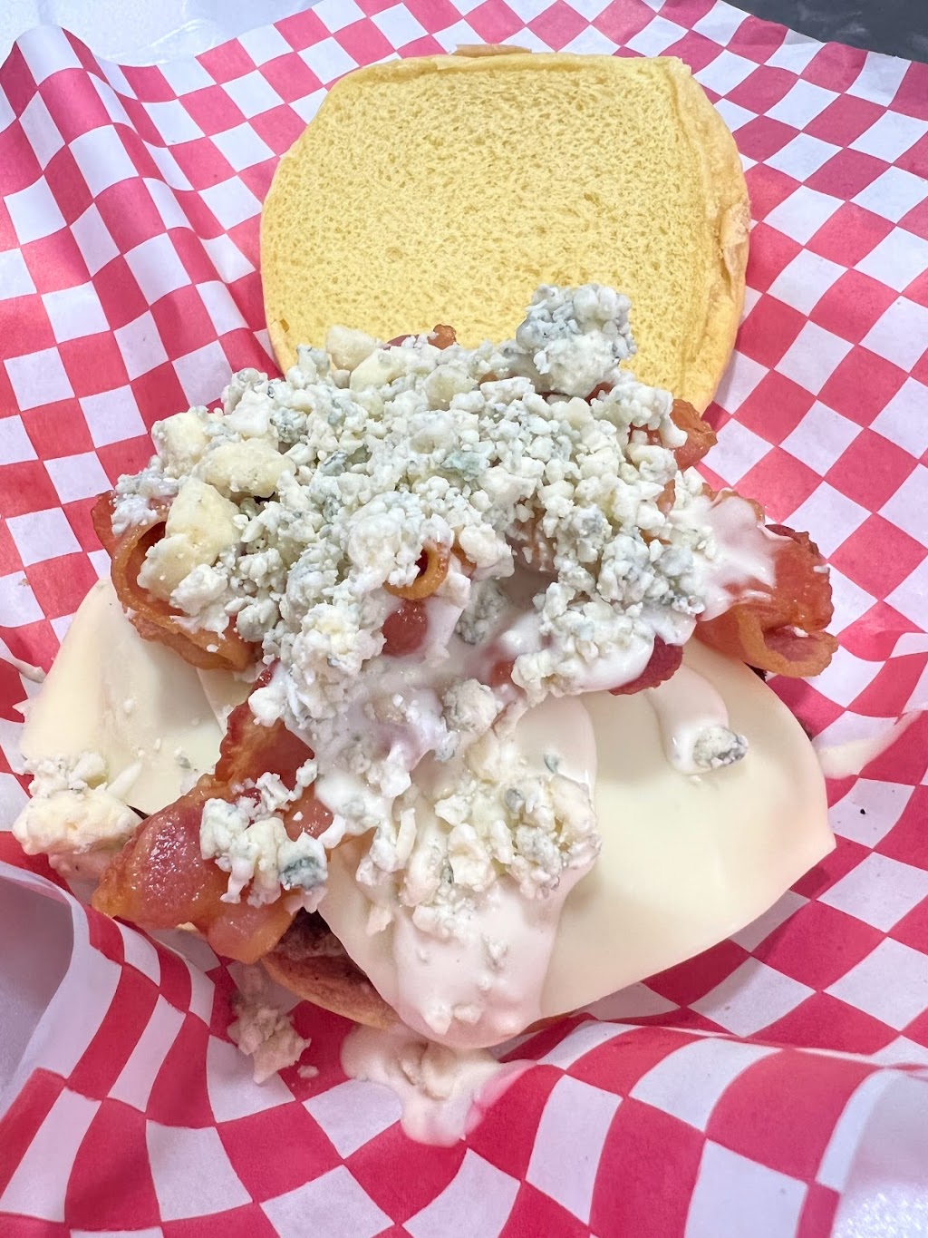 Pit Stop Gourmet Burgers | restaurant | Behind the building, 1939 S Frontage Rd Unit F, Sierra Vista, AZ 85635, USA | 7198920224 OR +1 719-892-0224