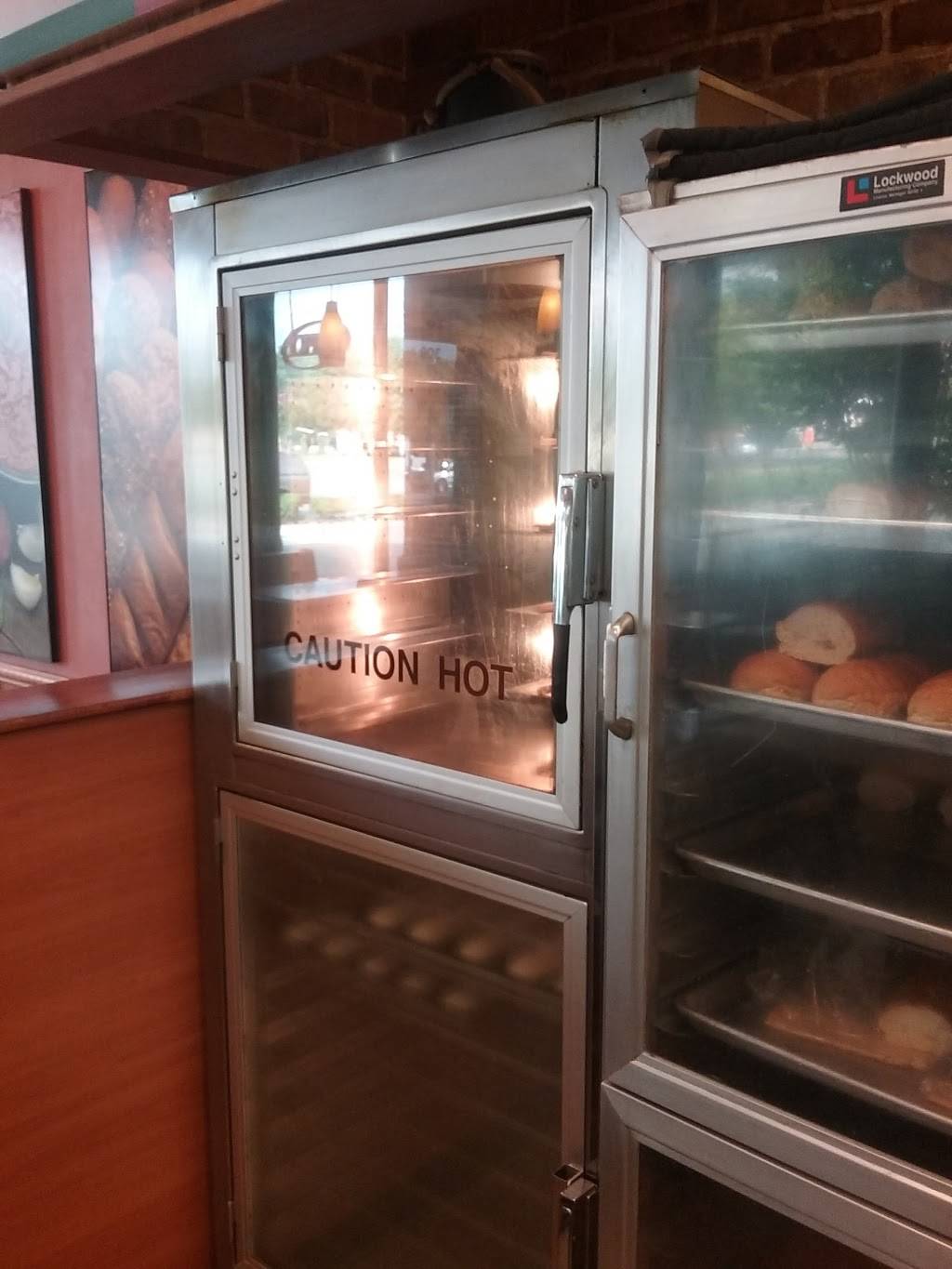 Subway Restaurants | restaurant | 300 Pantops Center, Charlottesville, VA 22911, USA | 4349840652 OR +1 434-984-0652