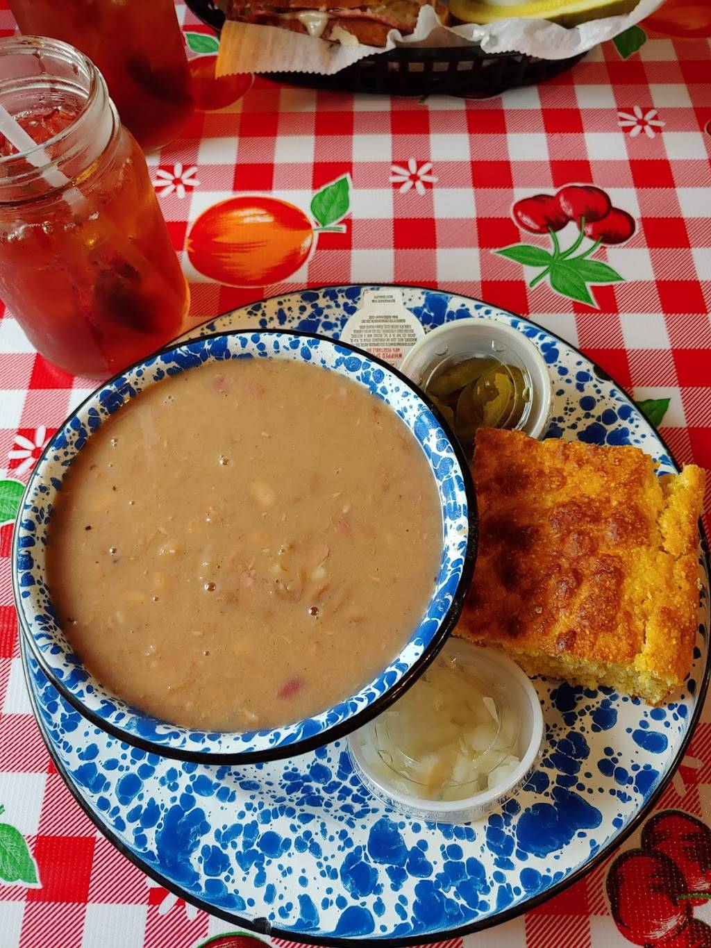 War Eagle Creekside Treats | meal takeaway | 11036 High Sky Inn Rd, Hindsville, AR 72738, USA | 4793570111 OR +1 479-357-0111