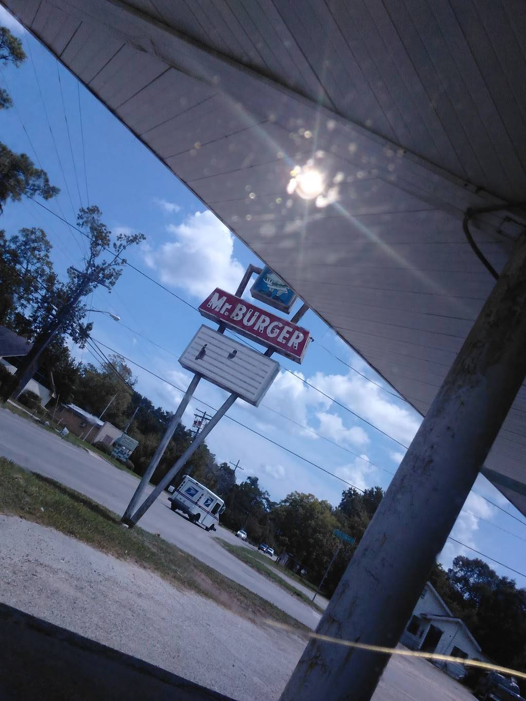 Mr Burger Drive In | restaurant | 2605 E Lucas Dr, Beaumont, TX 77703, USA | 4098924703 OR +1 409-892-4703