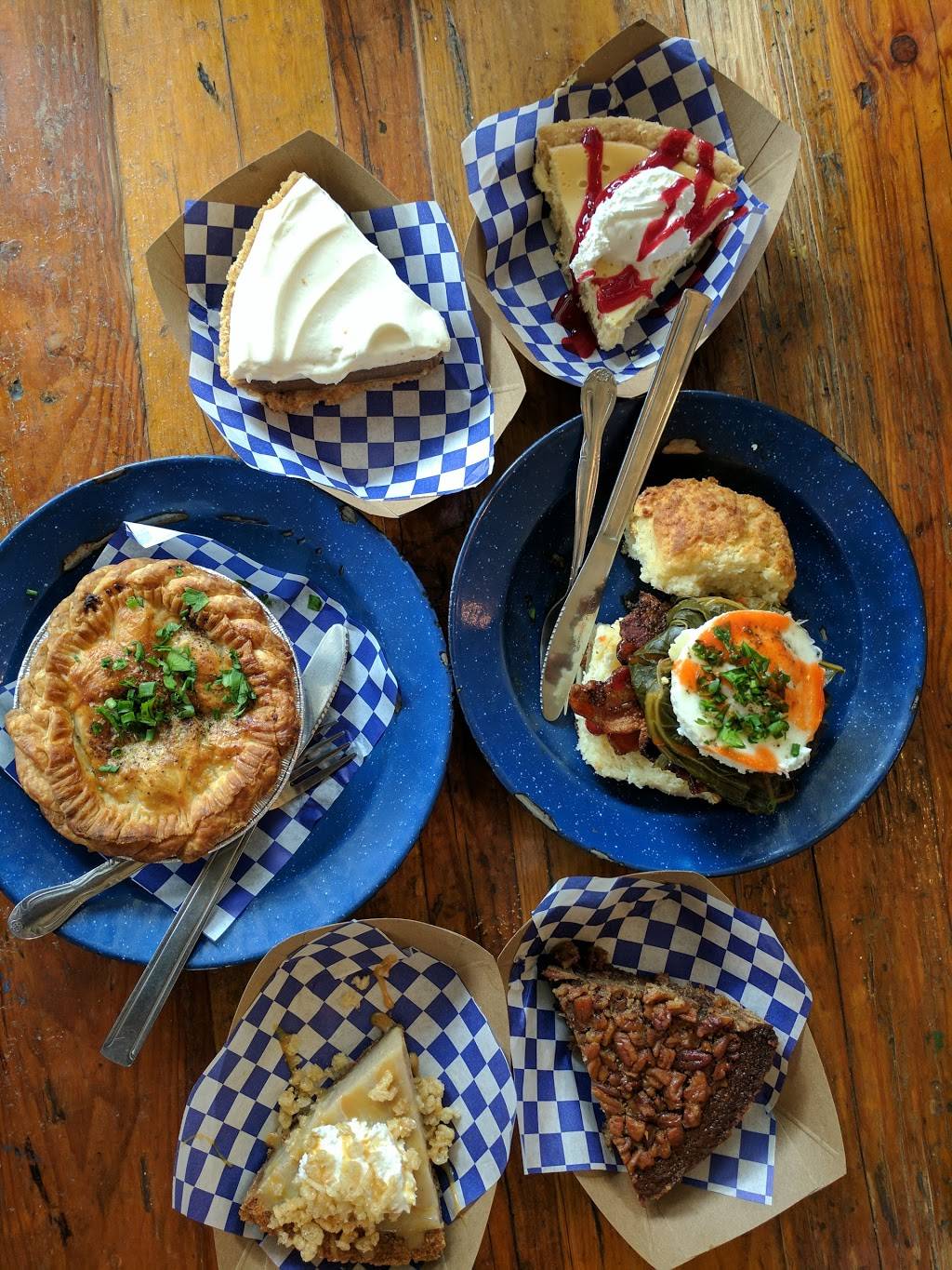 Bang Bang Pie & Biscuits | bakery | 2051 N California Ave, Chicago, IL 60647, USA | 7732768888 OR +1 773-276-8888