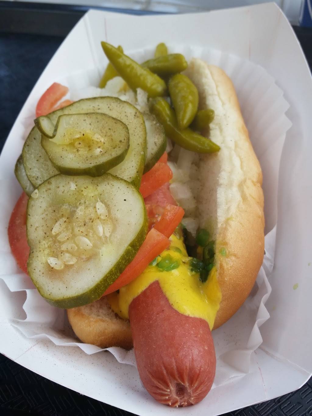 Byrons Hotdogs | restaurant | 1017 W Irving Park Rd, Chicago, IL 60613, USA | 7732817474 OR +1 773-281-7474