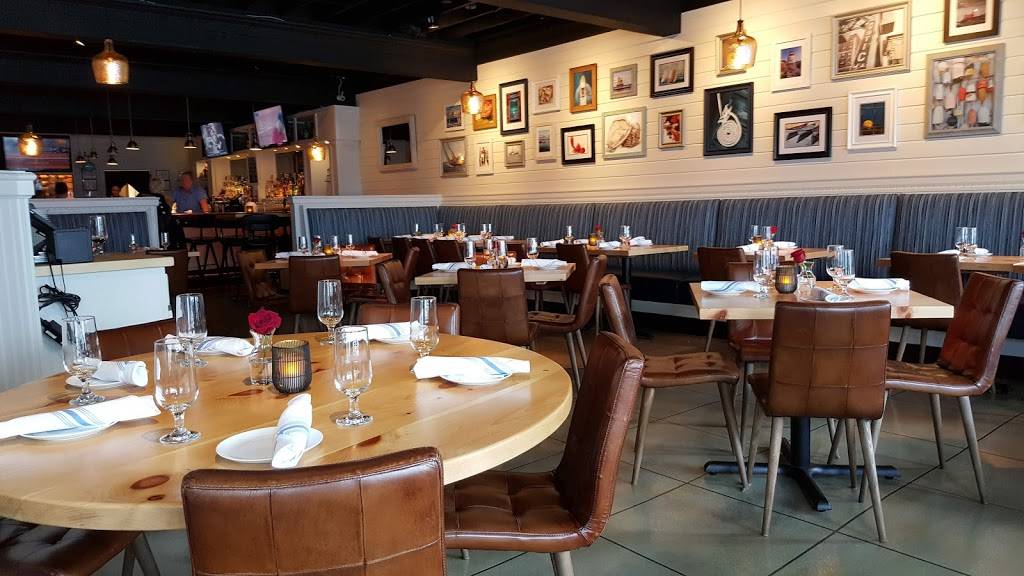 The Mariner | restaurant | 21 W Main St, Mystic, CT 06355, USA | 8605365200 OR +1 860-536-5200
