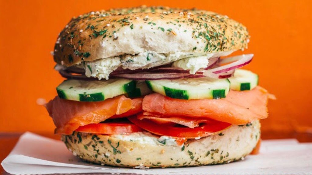 Coreys NYC Bagel Deli | bakery | 515 N Dearborn St, Chicago, IL 60654, USA | 3129239999 OR +1 312-923-9999