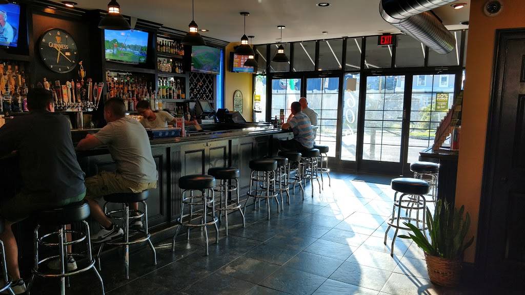 Patricks Pub | restaurant | 606 3rd Ave, Watervliet, NY 12189, USA | 5182383687 OR +1 518-238-3687