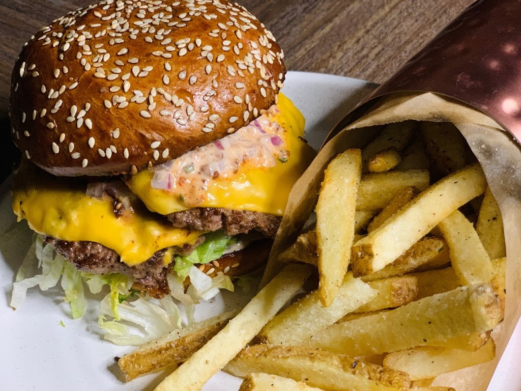 Zades Lounge | restaurant | 22 E Chicago Ave Suite #115, Naperville, IL 60540, USA | 6308643190 OR +1 630-864-3190