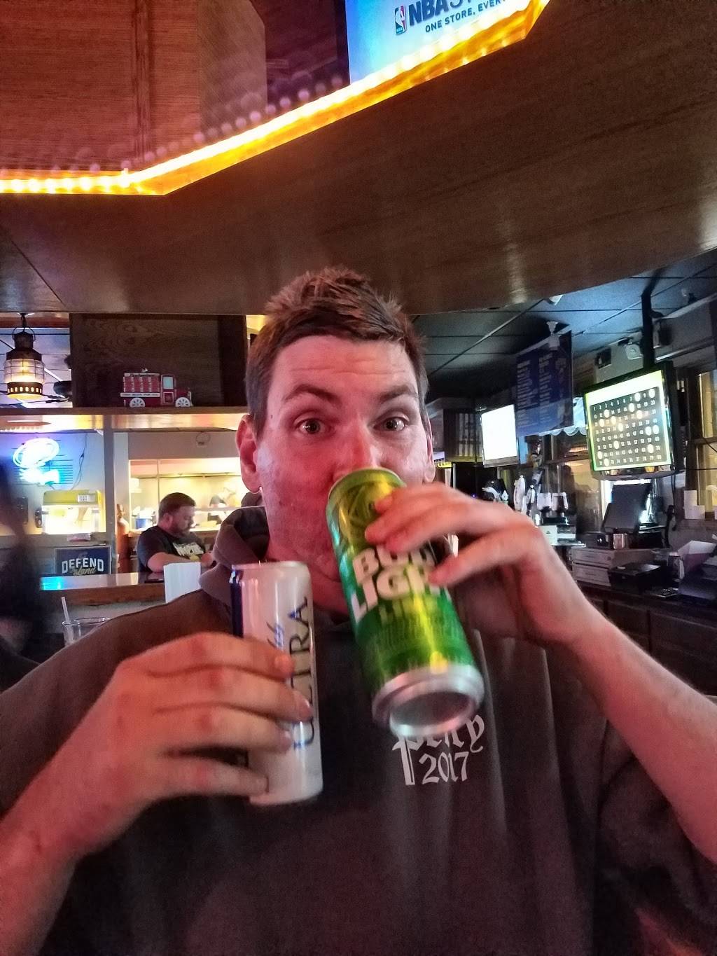 Razzles | restaurant | 27128 Bagley Rd, Olmsted Falls, OH 44138, USA | 4402353663 OR +1 440-235-3663