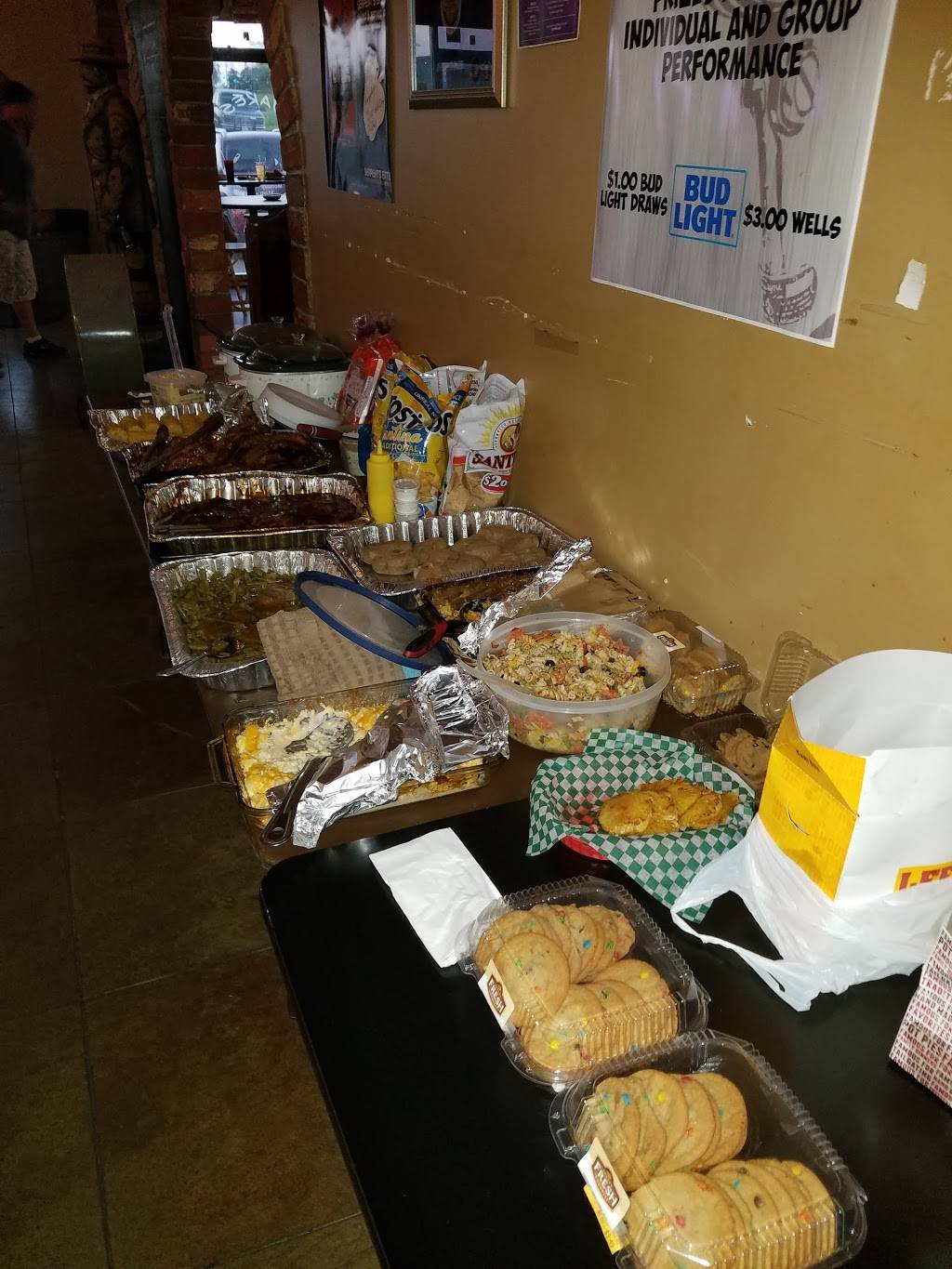 Jakes | restaurant | 5695 Clark Ln # J, Columbia, MO 65202, USA | 5734740999 OR +1 573-474-0999