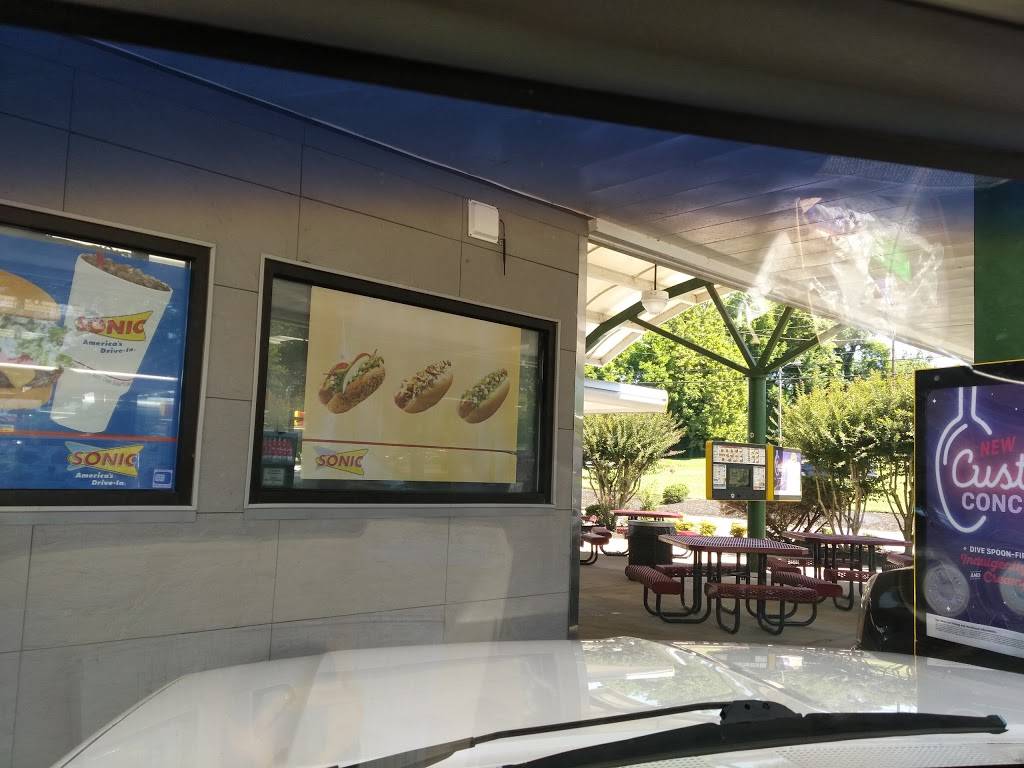 Sonic Drive-In | restaurant | 1410 Robinson Rd, Old Hickory, TN 37138, USA | 6155410480 OR +1 615-541-0480