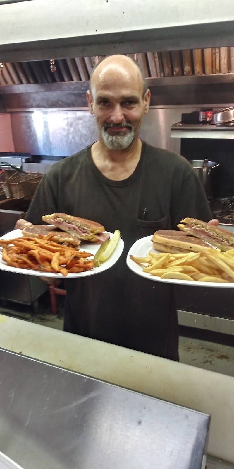 pink pig barbecue | restaurant | 1969 W Co Rd 476, Bushnell, FL 33513, USA | 3527937744 OR +1 352-793-7744